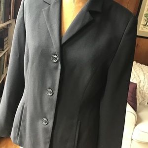 black 3 button jacket (Karen Scott) 10P - belted back
